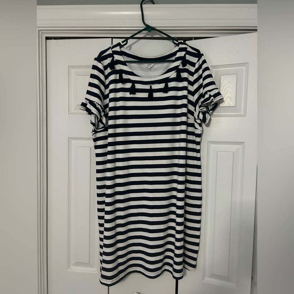 Crown & Ivy  Navy and White Dress